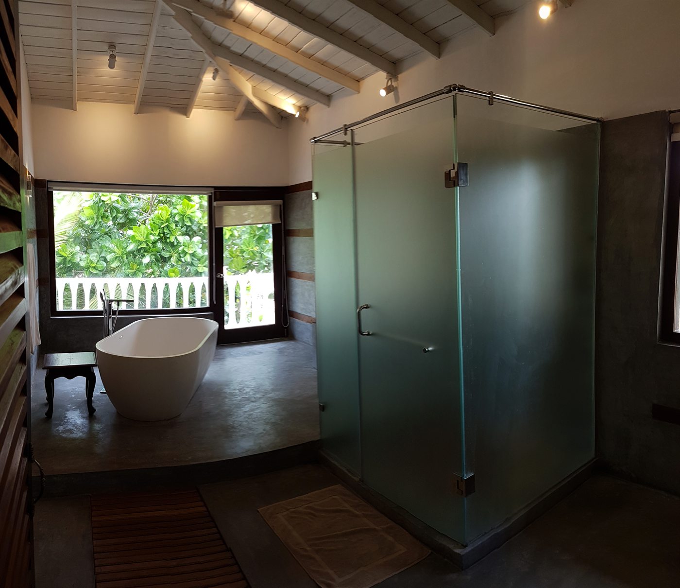 Penthouse Suite executive bathroom